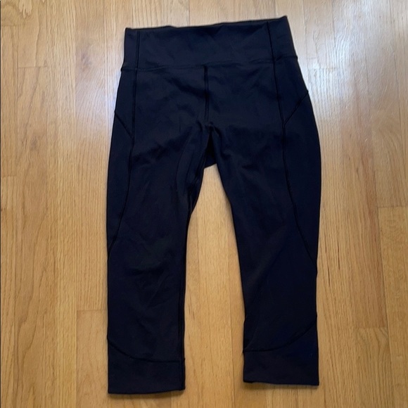 LULULEMON- black EVERLUXE tight 25” - Picture 2 of 2